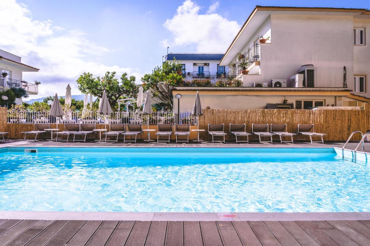 Hotel Isabella Сорренто Экстерьер фото